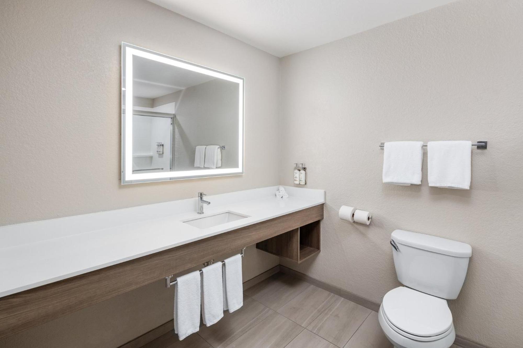Holiday Inn Express & Suites - Green Bay East By Ihg Ngoại thất bức ảnh
