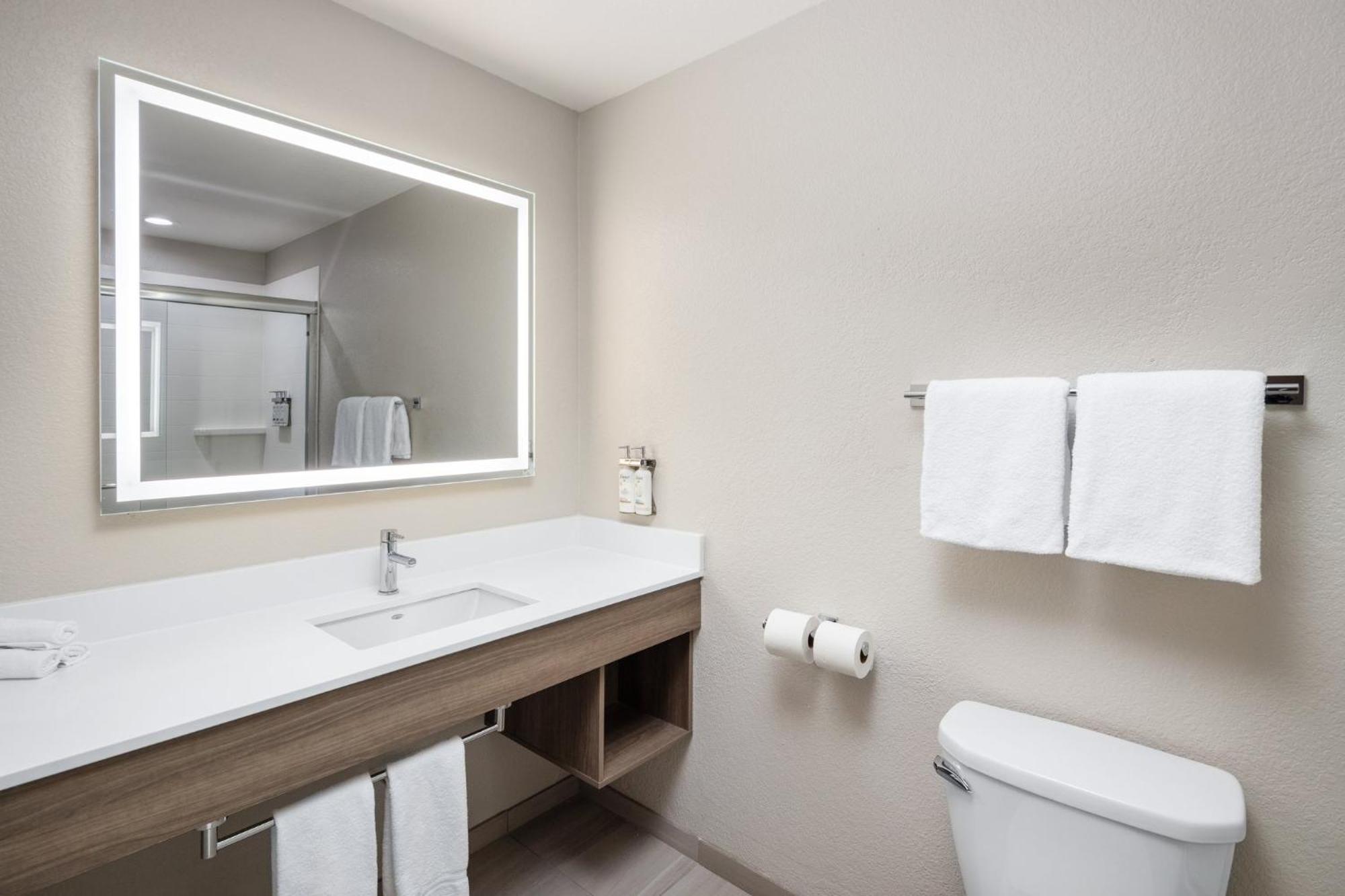 Holiday Inn Express & Suites - Green Bay East By Ihg Ngoại thất bức ảnh